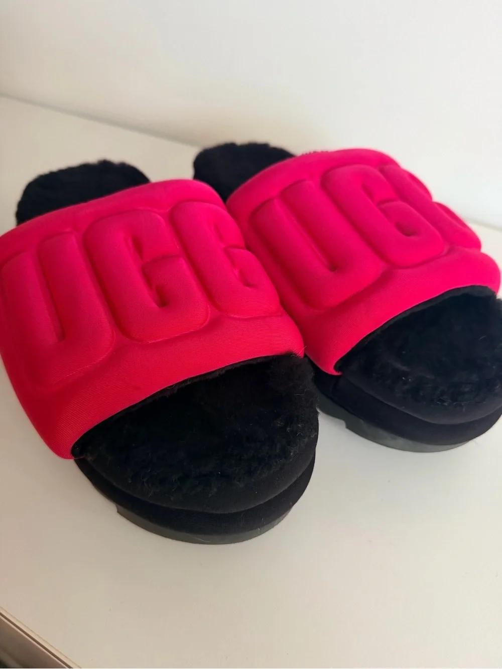 Ugg Maxxi Platform Slide Sandals - Hot Pink size 9